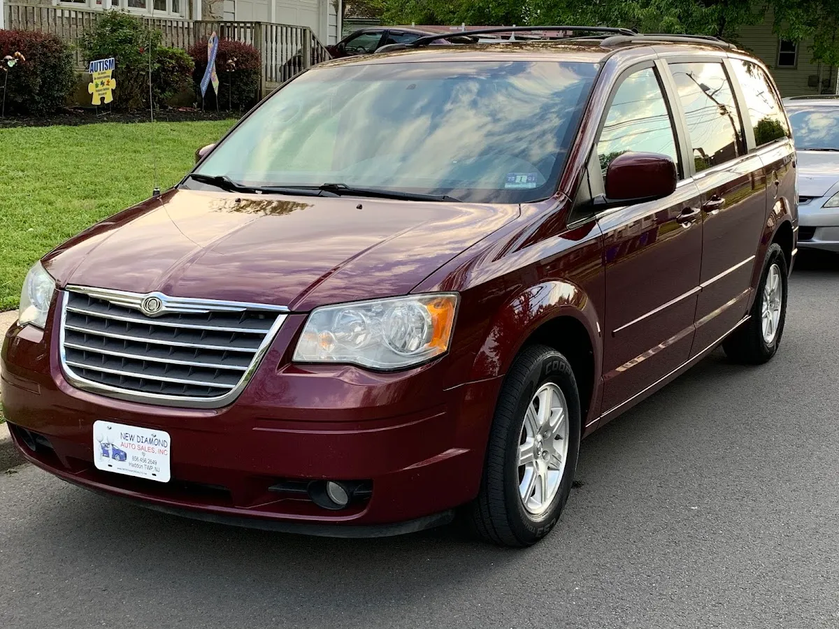 Dinovics Auto Sales photo 2