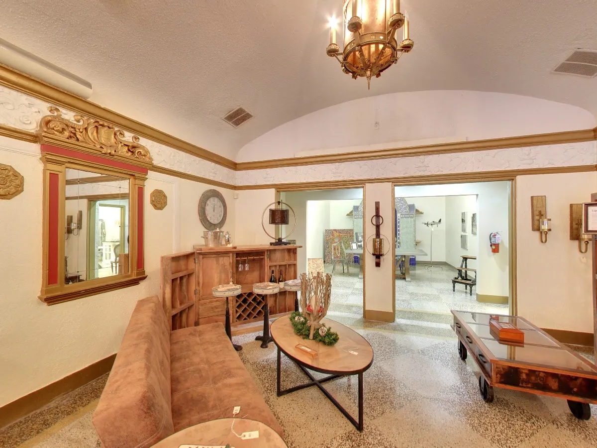 Distinctive Decor and More, LLC photo 4