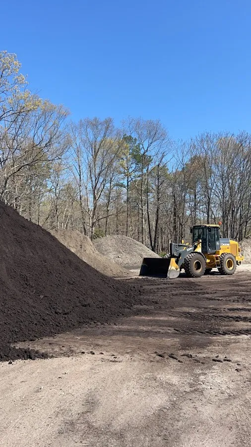 Distinctive Lawns Inc photo 2