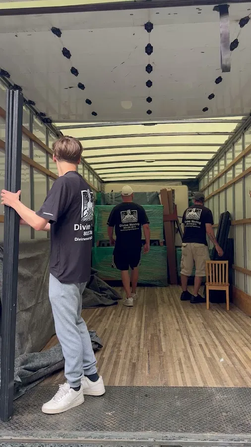 Divine Moving photo 5