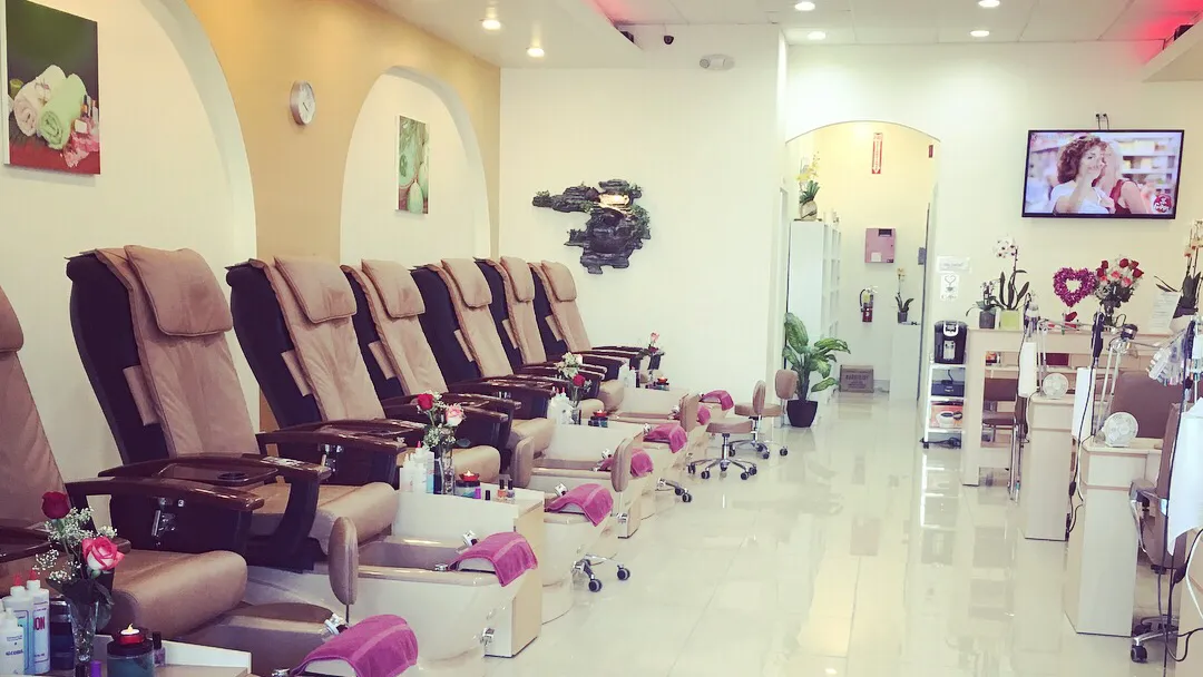 Divine Nails & Spa