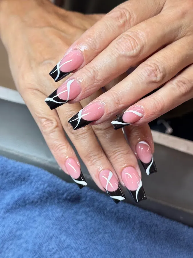 Divine Nails & Spa photo 3