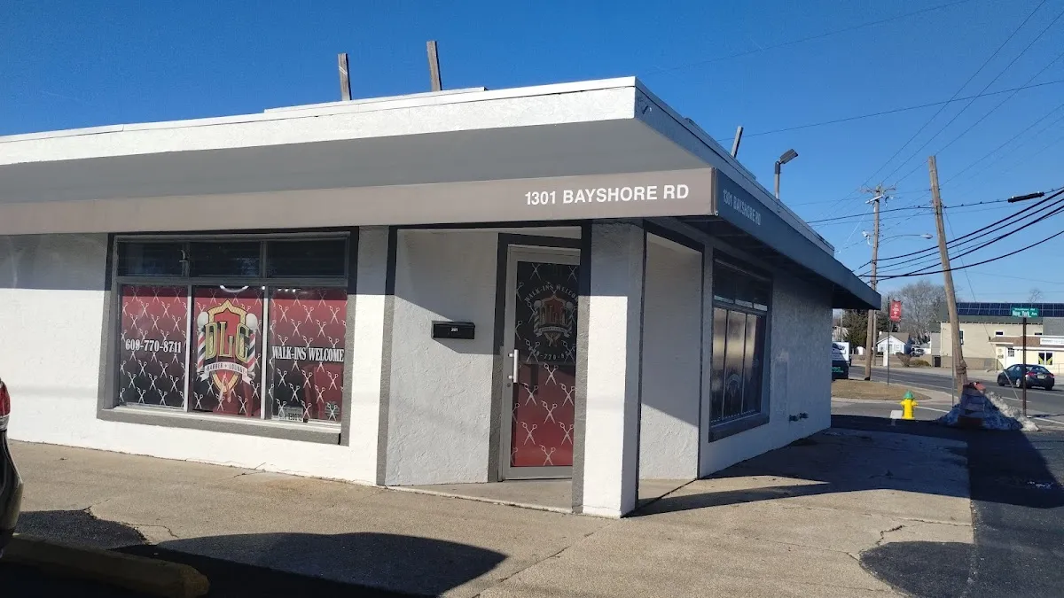 DLC BARBER LOUNGE photo 2