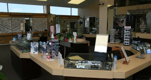 Dr.'s Eyecare Center photo 2