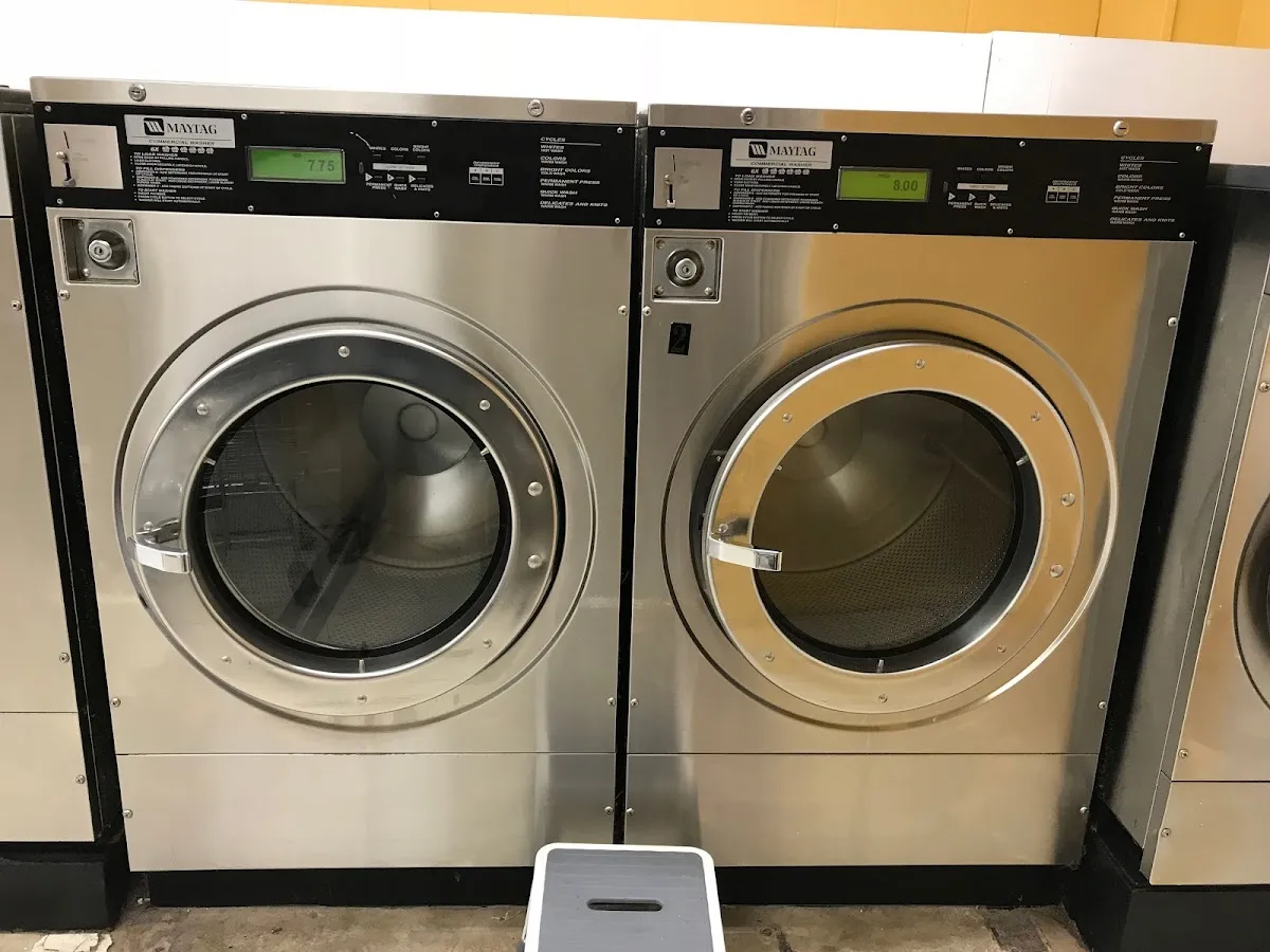 Edgewater Park Laundromat 24/7 photo 3