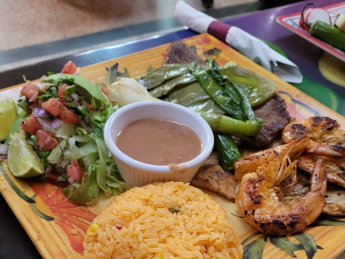 EL MEXICANO RESTAURANT Y TAQUERIA photo 4