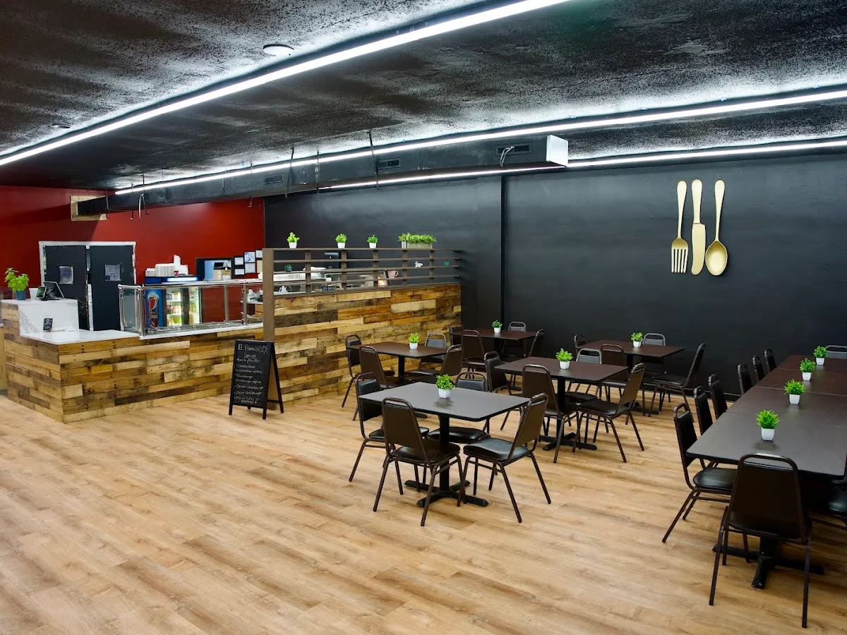 El Paraíso Restaurant & Cafe