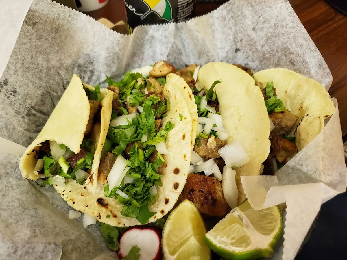 El Pueblo Taqueria photo 4