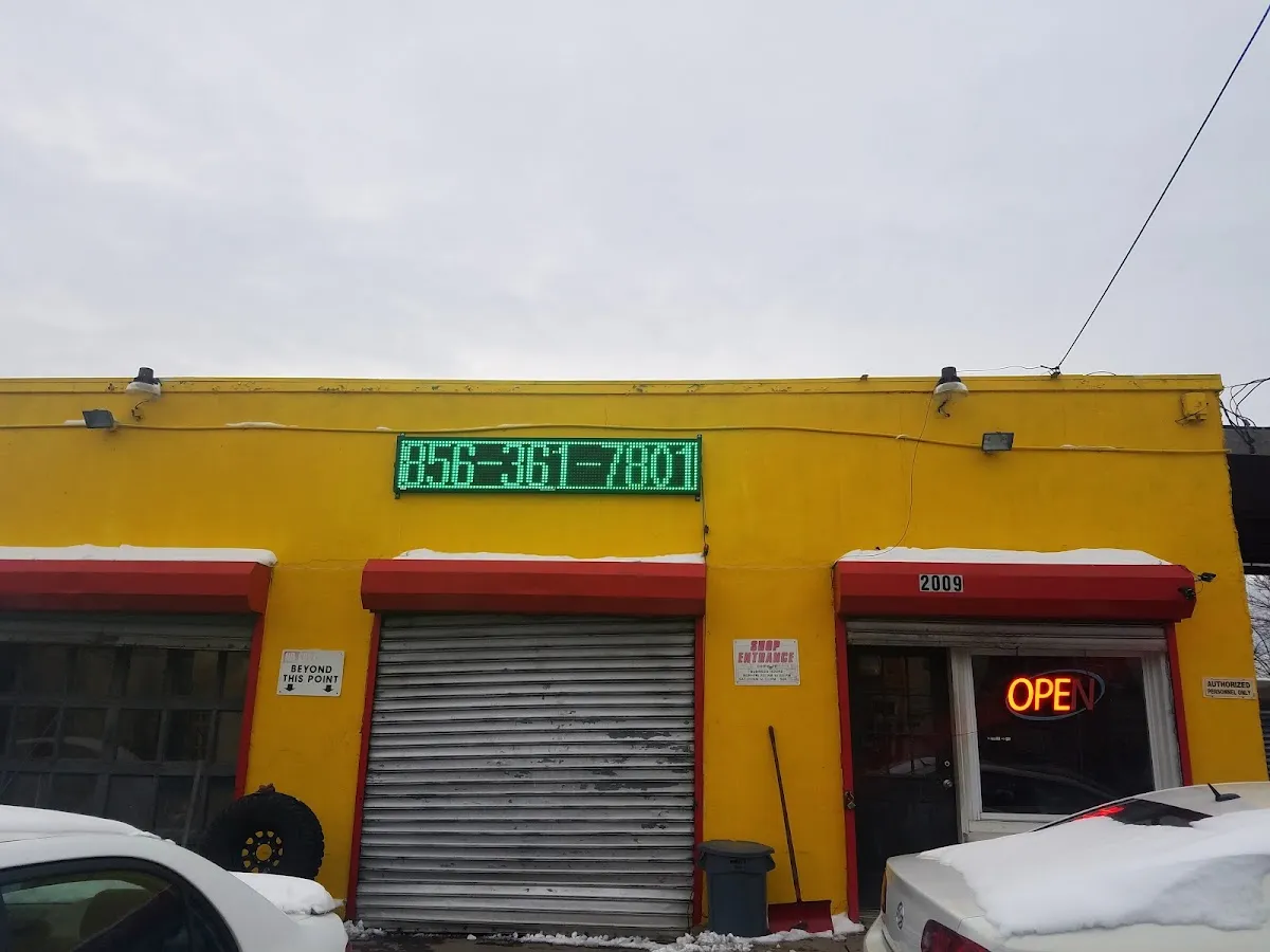 El Taller Auto Repair photo 5
