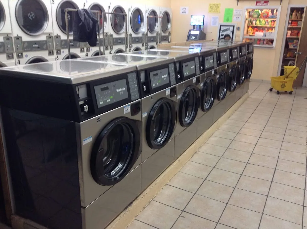 Elohim Laundromat. photo 2