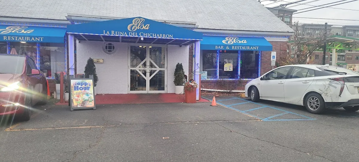 Elsa La Reina Del Chicharron photo 5