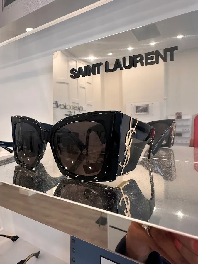 Eye Society Boutique photo 2