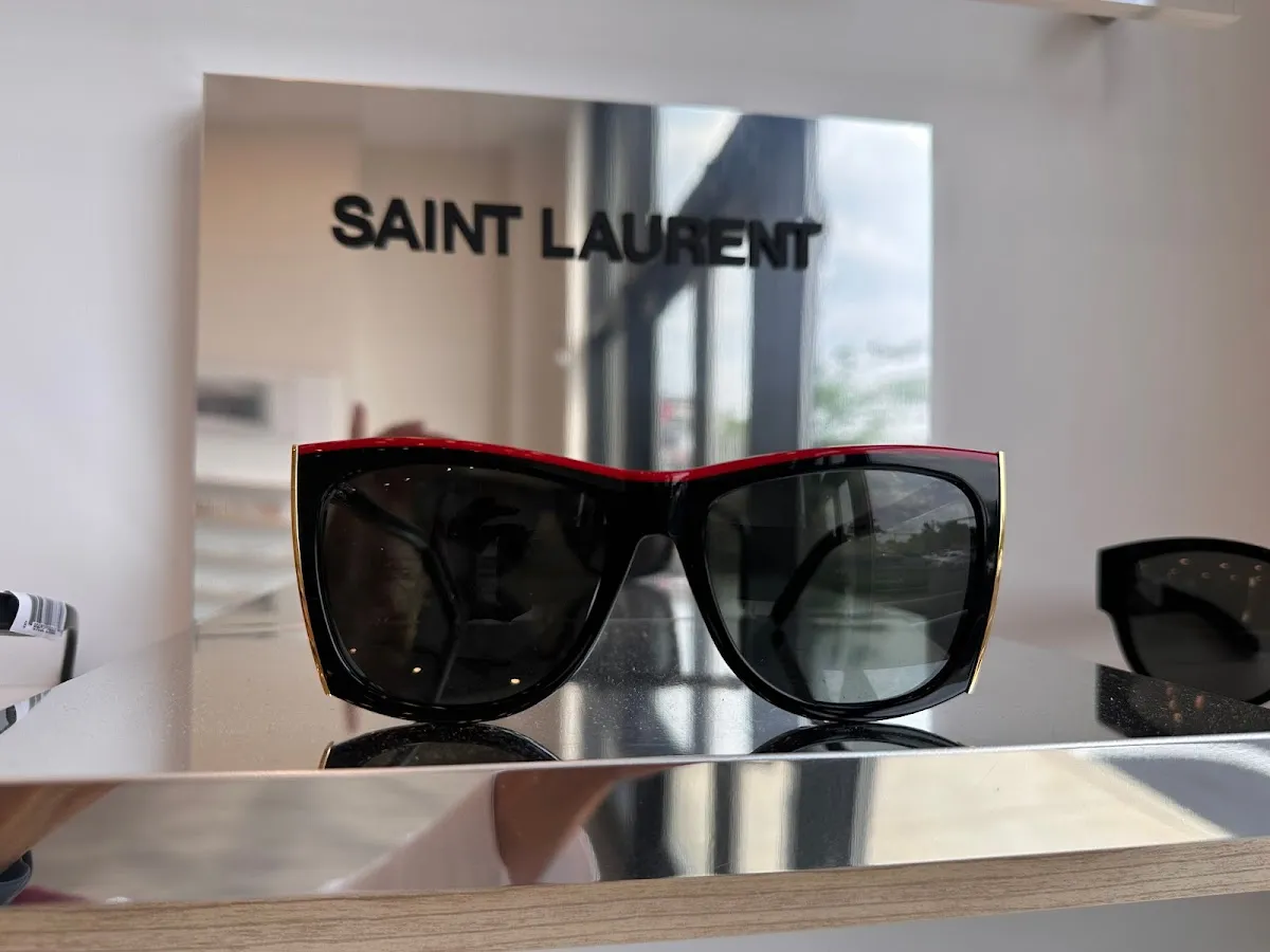 Eye Society Boutique photo 3