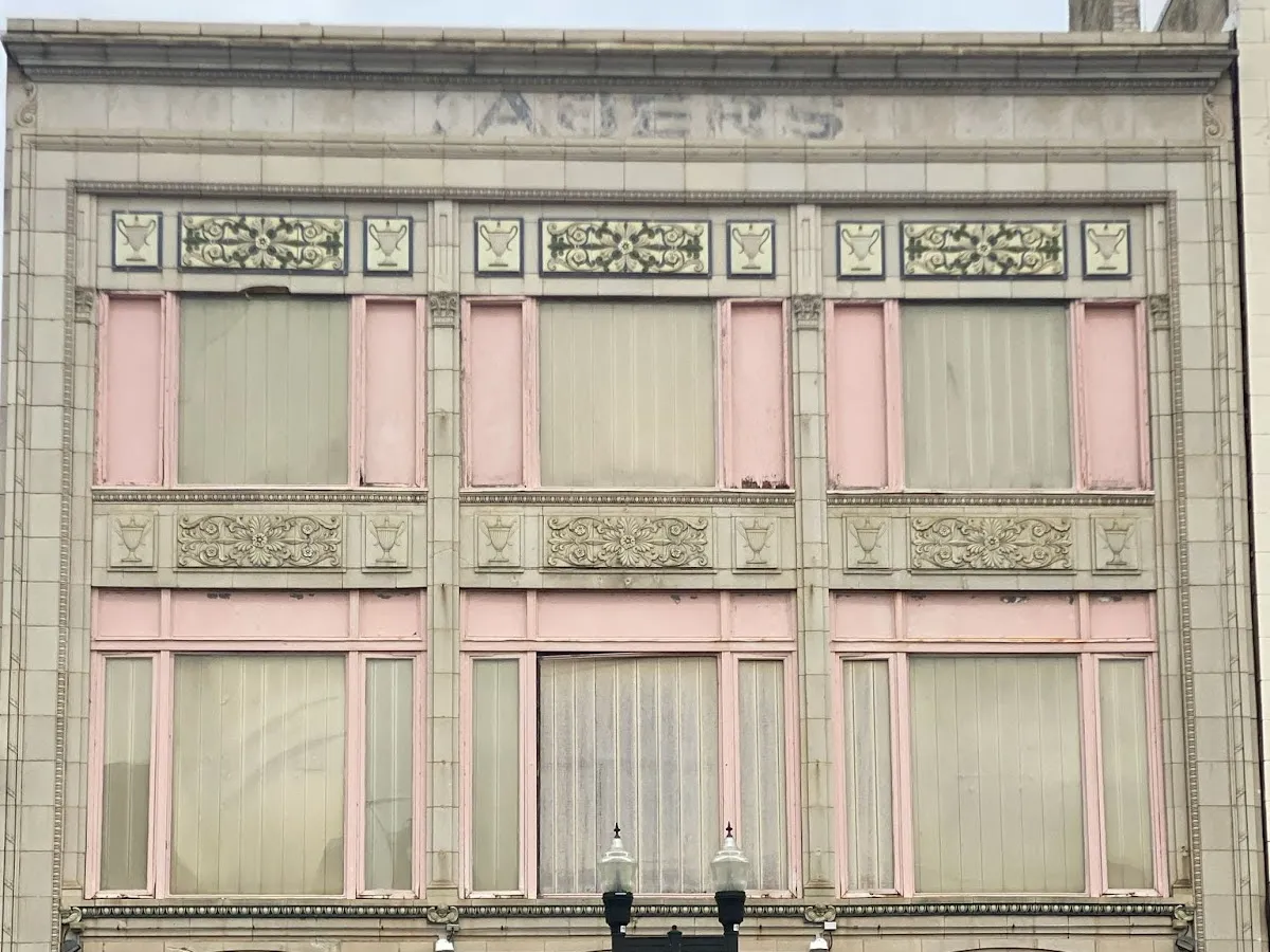 Fairmount Liquor Store photo 5