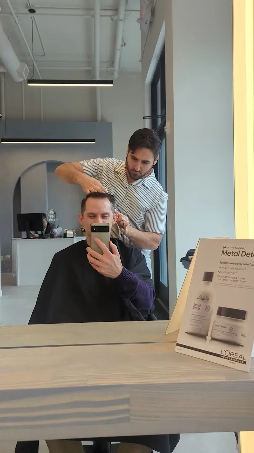 Ferretti Salon photo 3