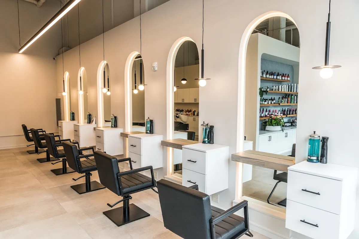 Ferretti Salon photo 4