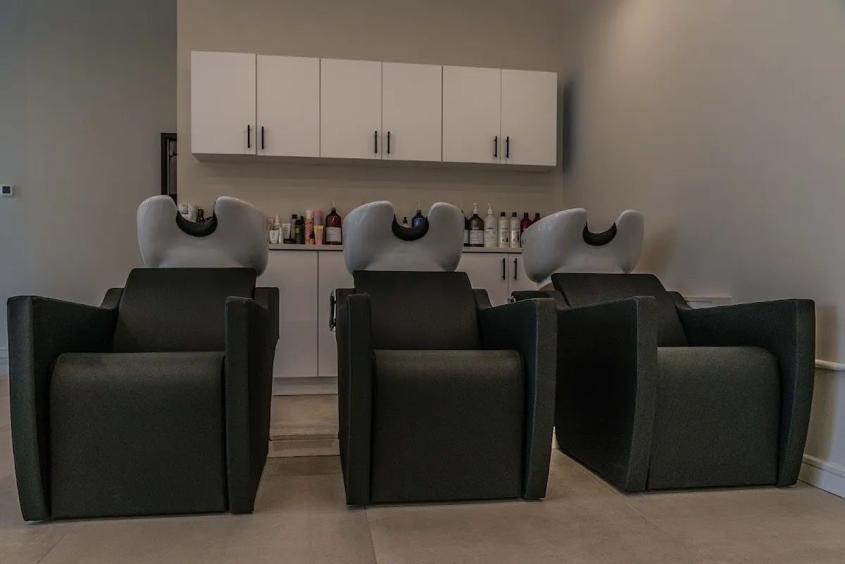 Ferretti Salon photo 5