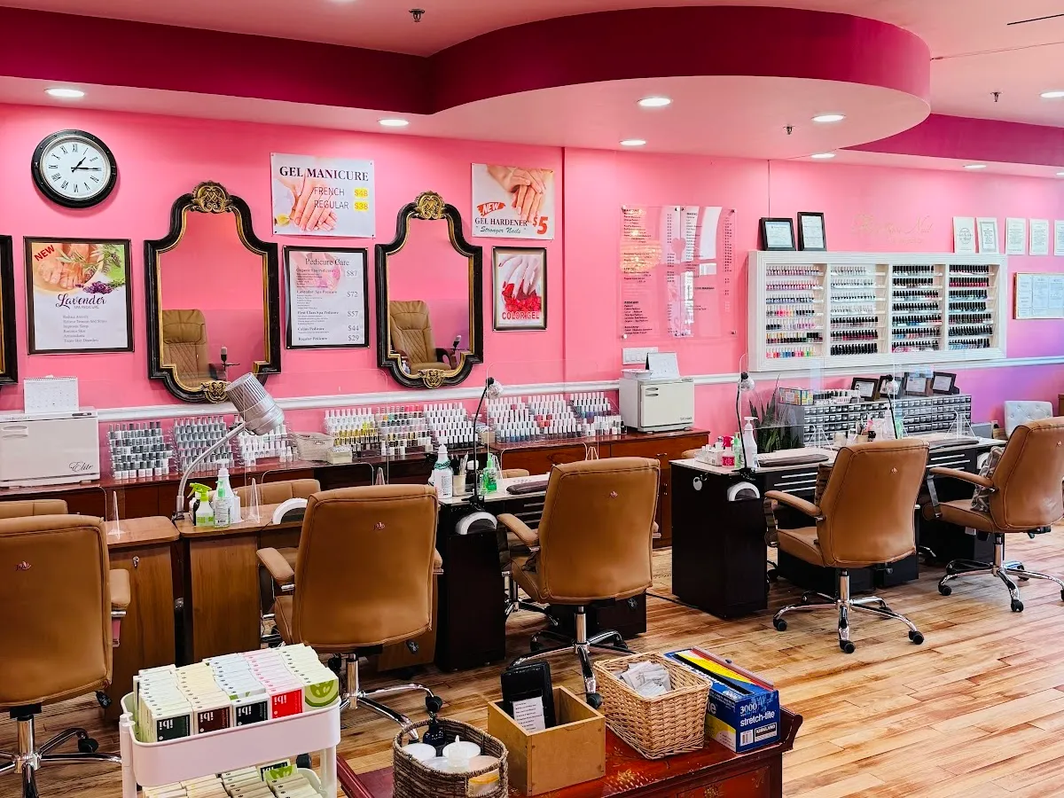 First class nail salon