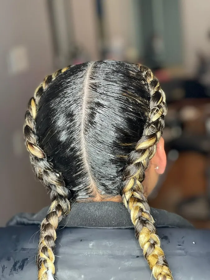 Flora Hair Braiding photo 2