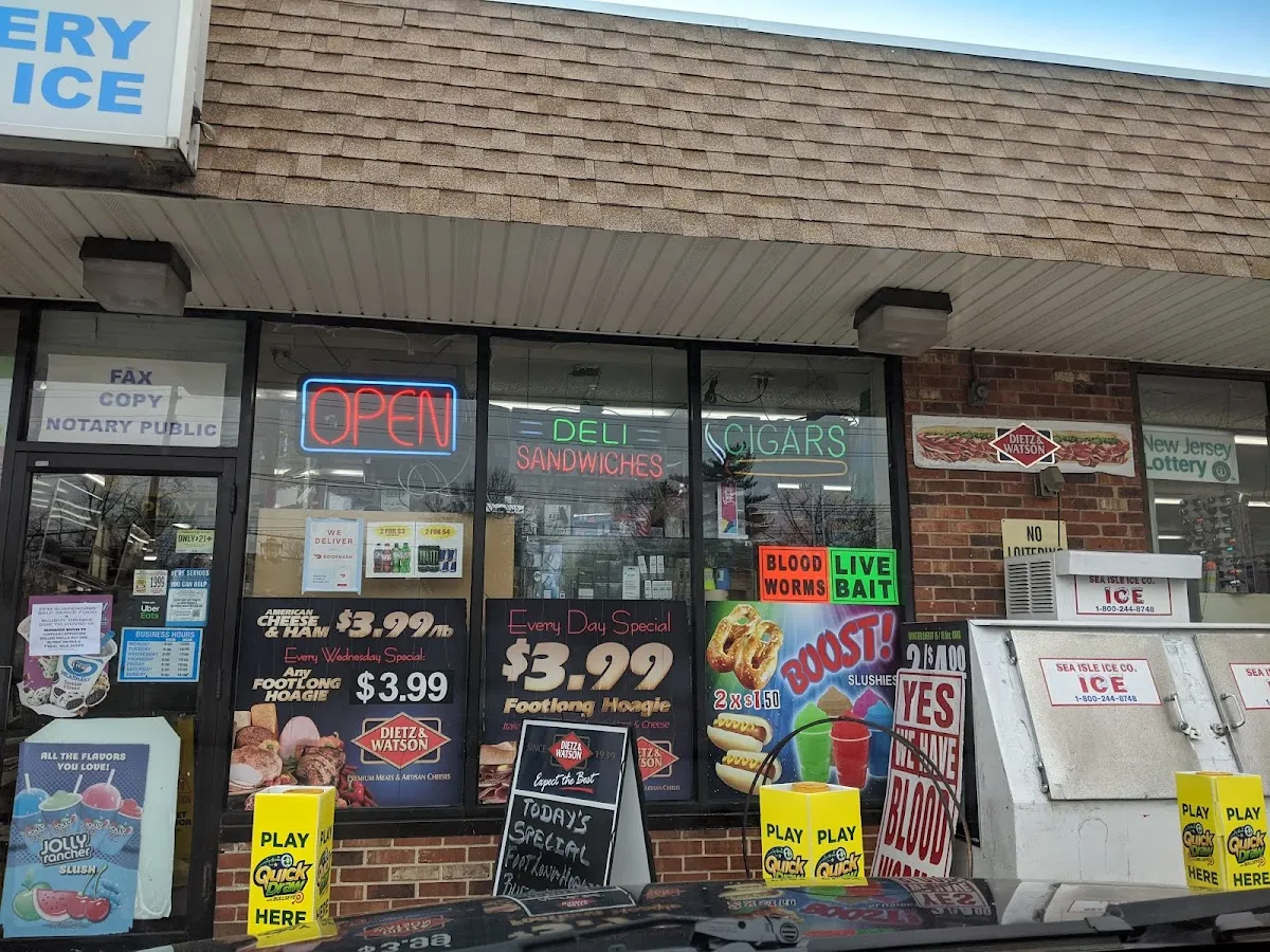 Fresh Farm Market Foodmart & Deli photo 2