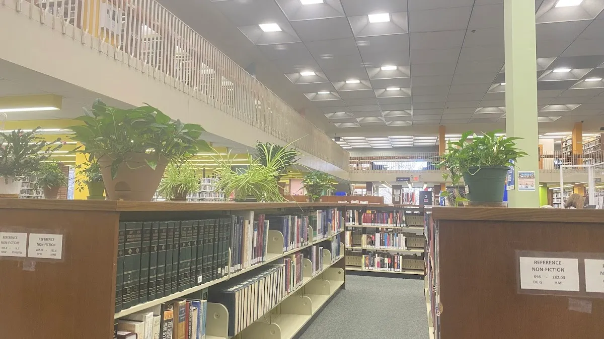 Friends of the Hamilton Public Library photo 2