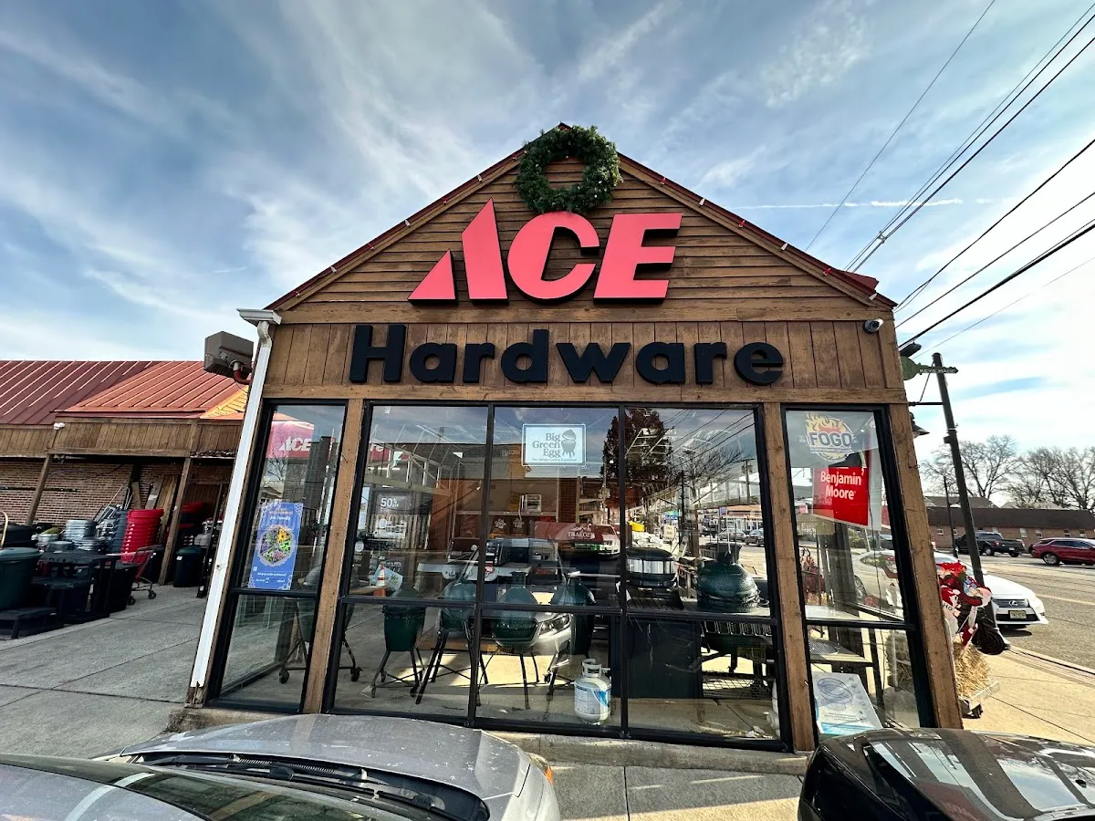 Getzingers Westmont Hardware photo 5