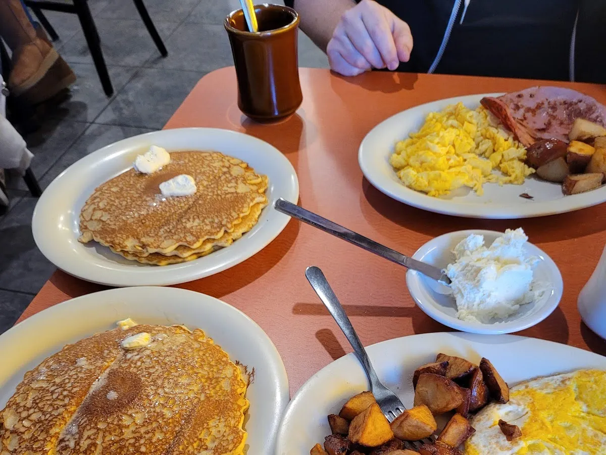 Gilchrist Restaurant photo 2