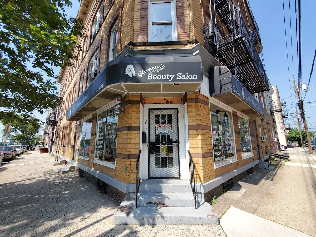 Glamour's Beauty Salon