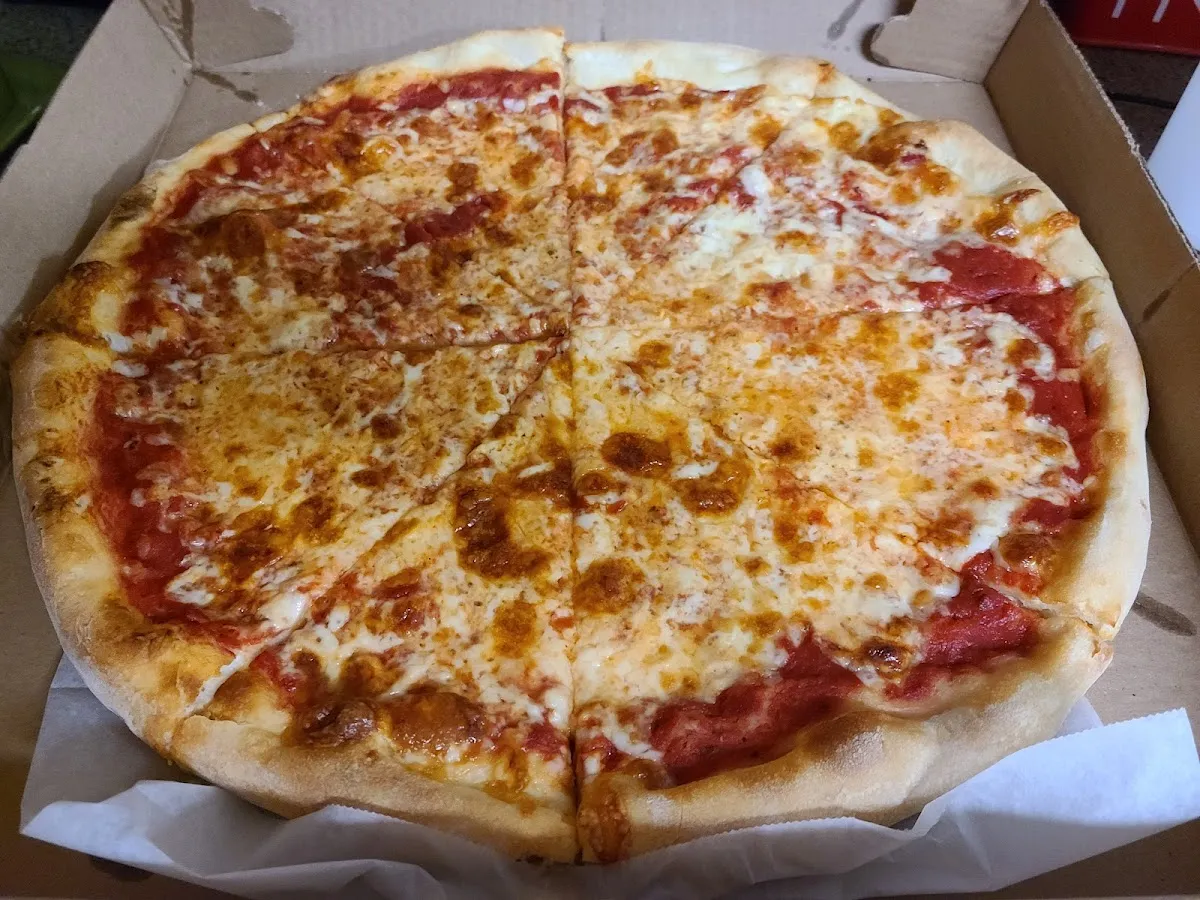 Guinto's Pizzeria photo 3