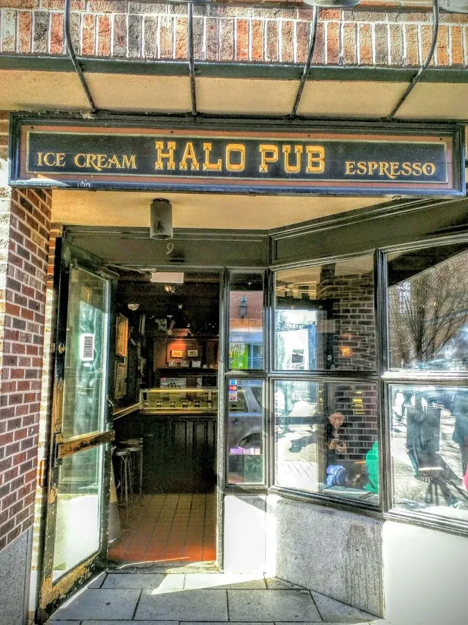 Halo Pub photo 2