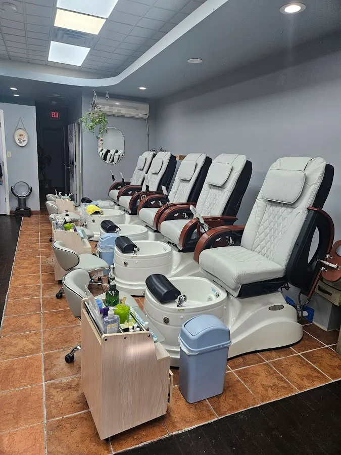 Hana Pink Pro Nails photo 2