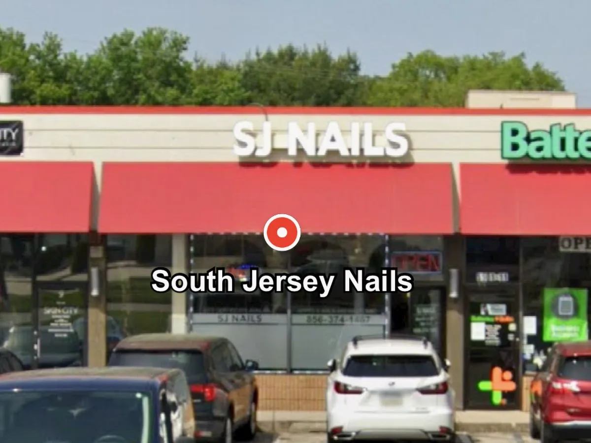 Hands Down Nail Studio & Spa photo 4