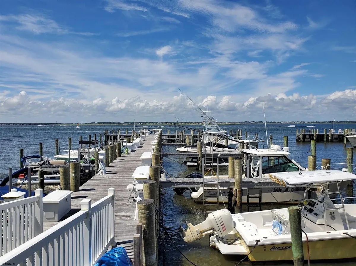 Harbor House Marina Club