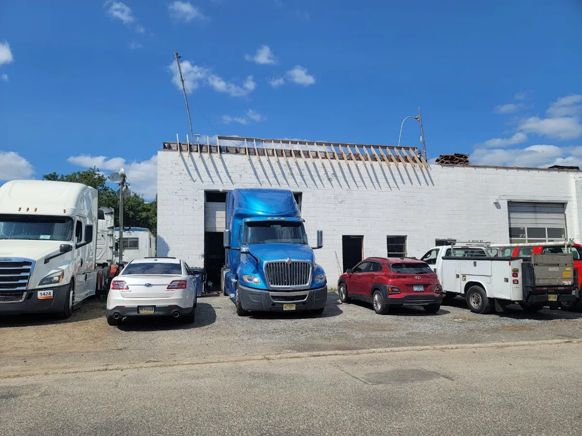 HD Truck Towing Repair photo 2