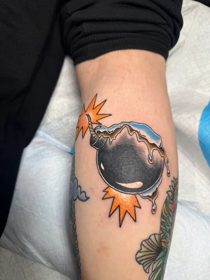 Headlight Tattoo & Body Piercing photo 2