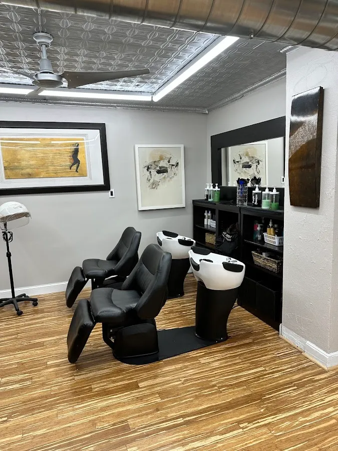 Headlines Hair Designers — Elmwood Park photo 2
