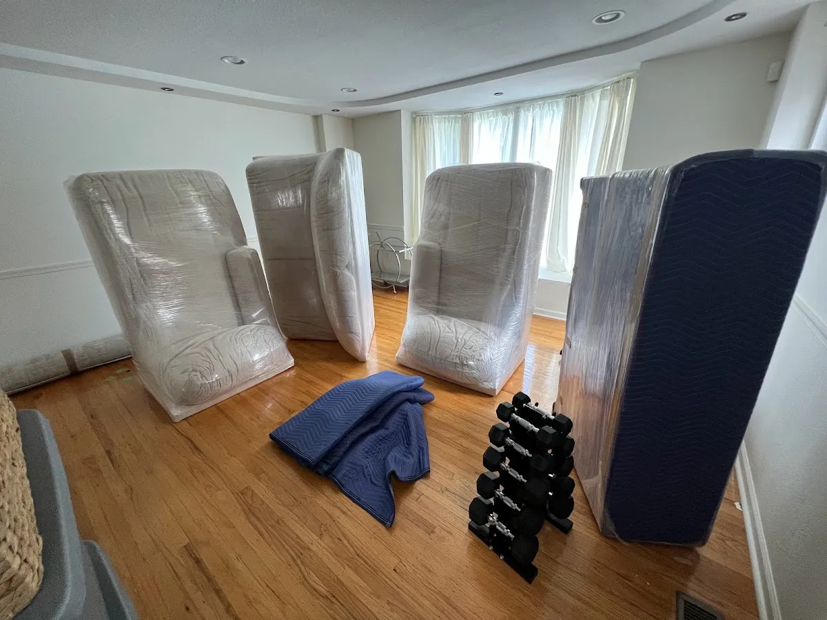 Hernandez moving94 photo 2