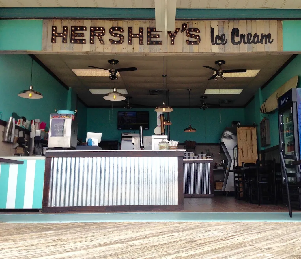 Hershey's Ice Cream, Creperie & Caffe
