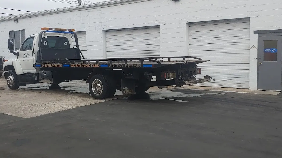 Hickman Towing And Recovery, llc