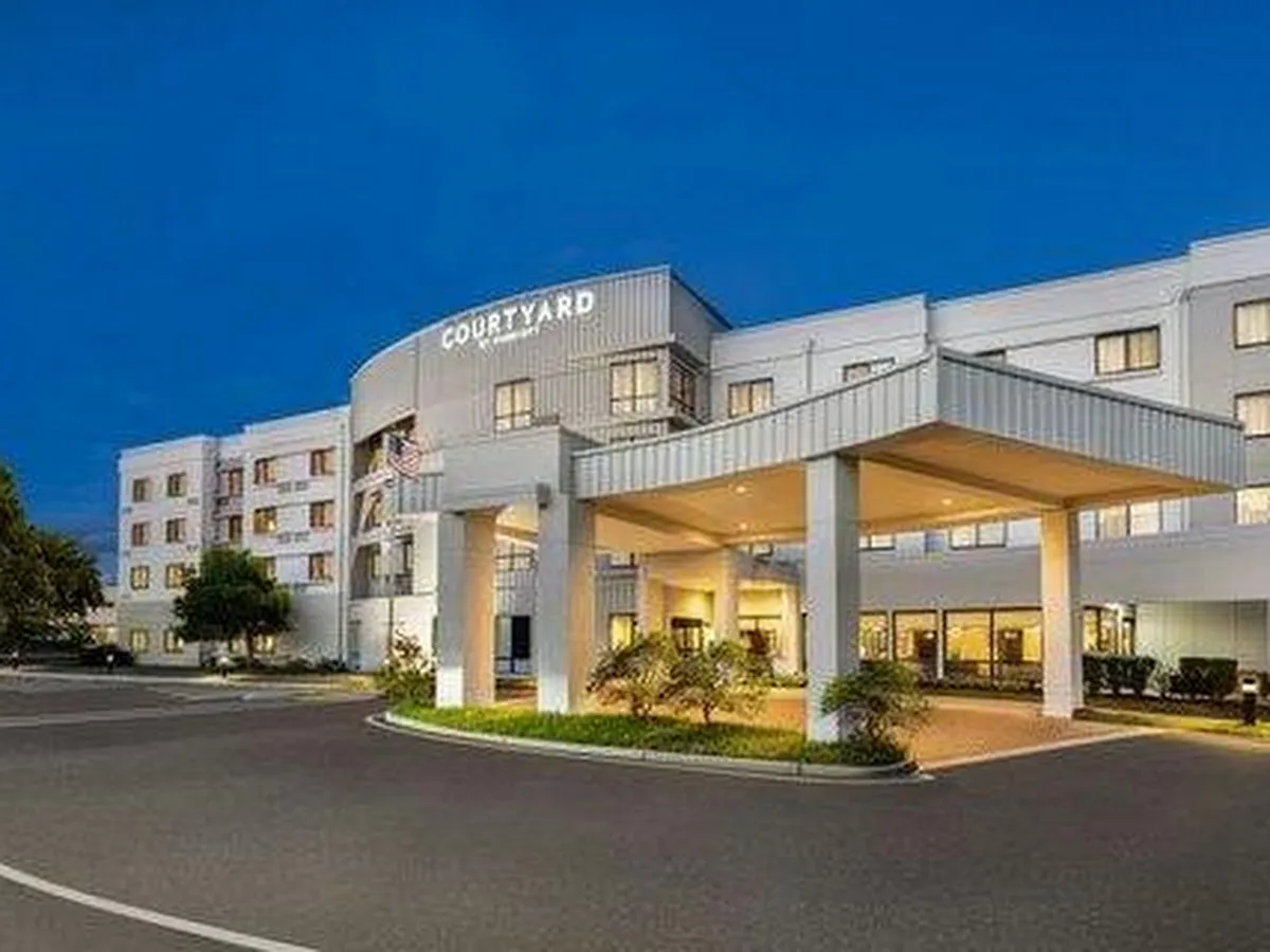 Holiday Inn Express & Suites Burlington - Mount Holly photo 2