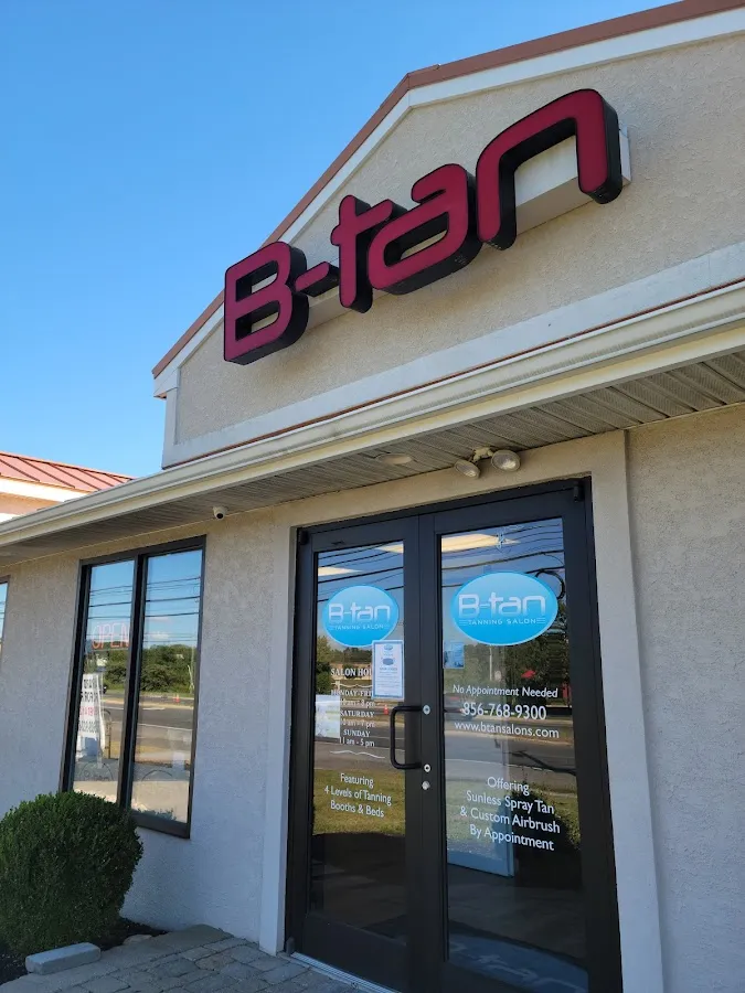 Hollwood Tans photo 2