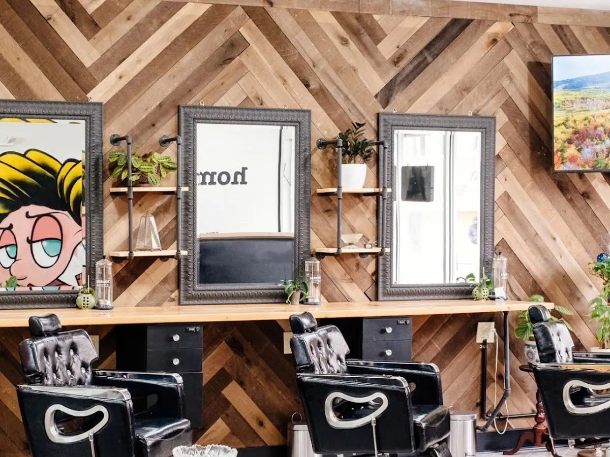Hombre Salon & Barber Shop