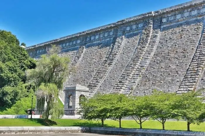 Home Finders Real Estate photo 4