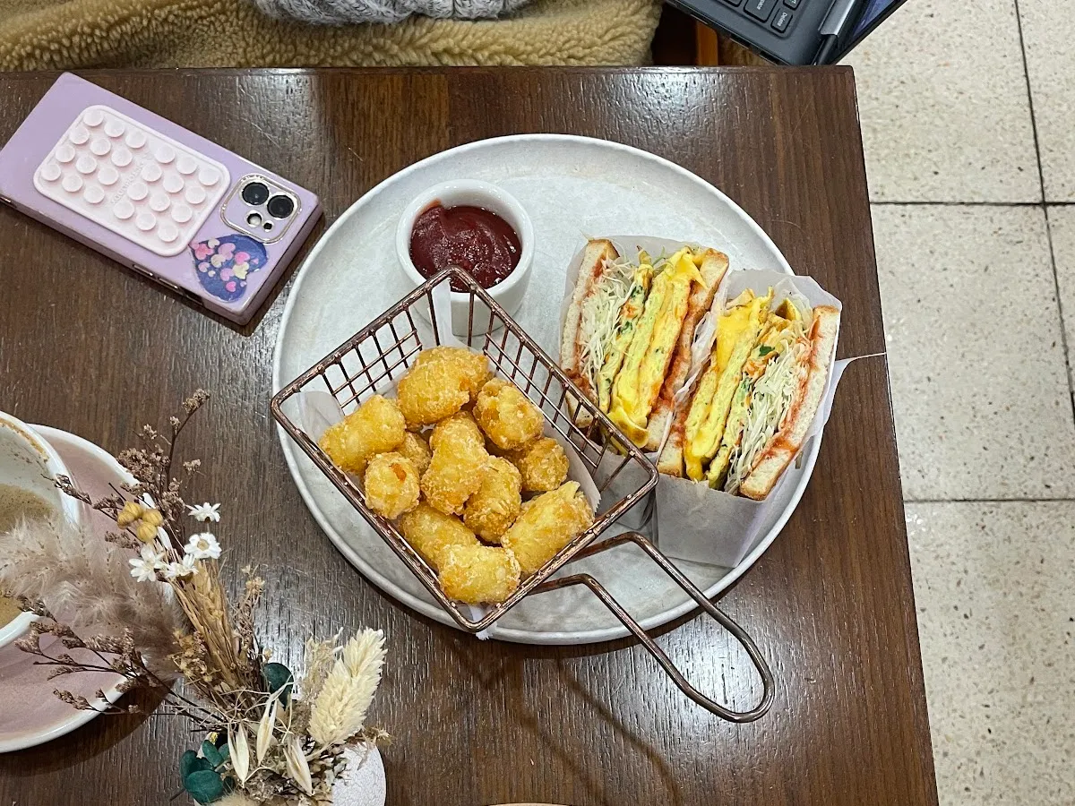 Honey Day Cafe photo 3