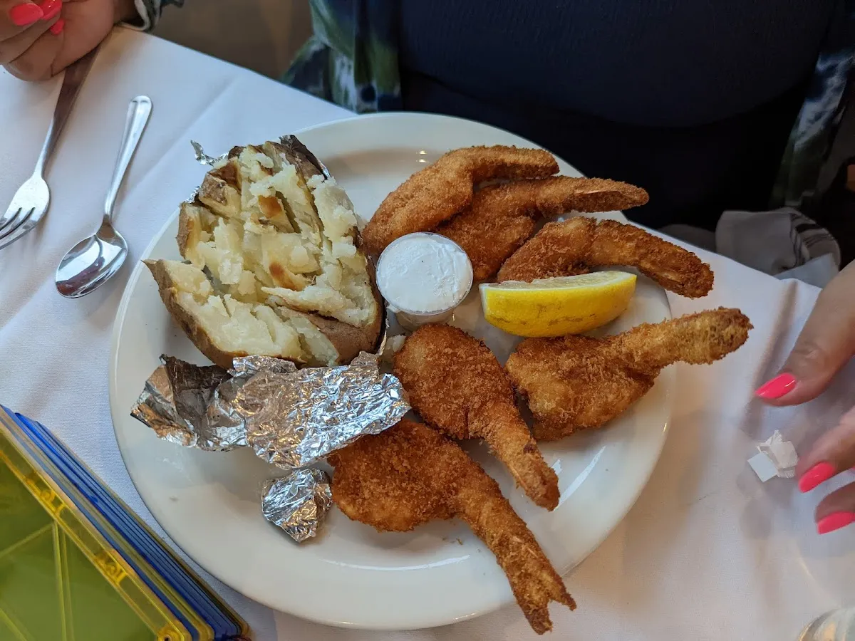 Howard's Seafood Restaurant photo 3