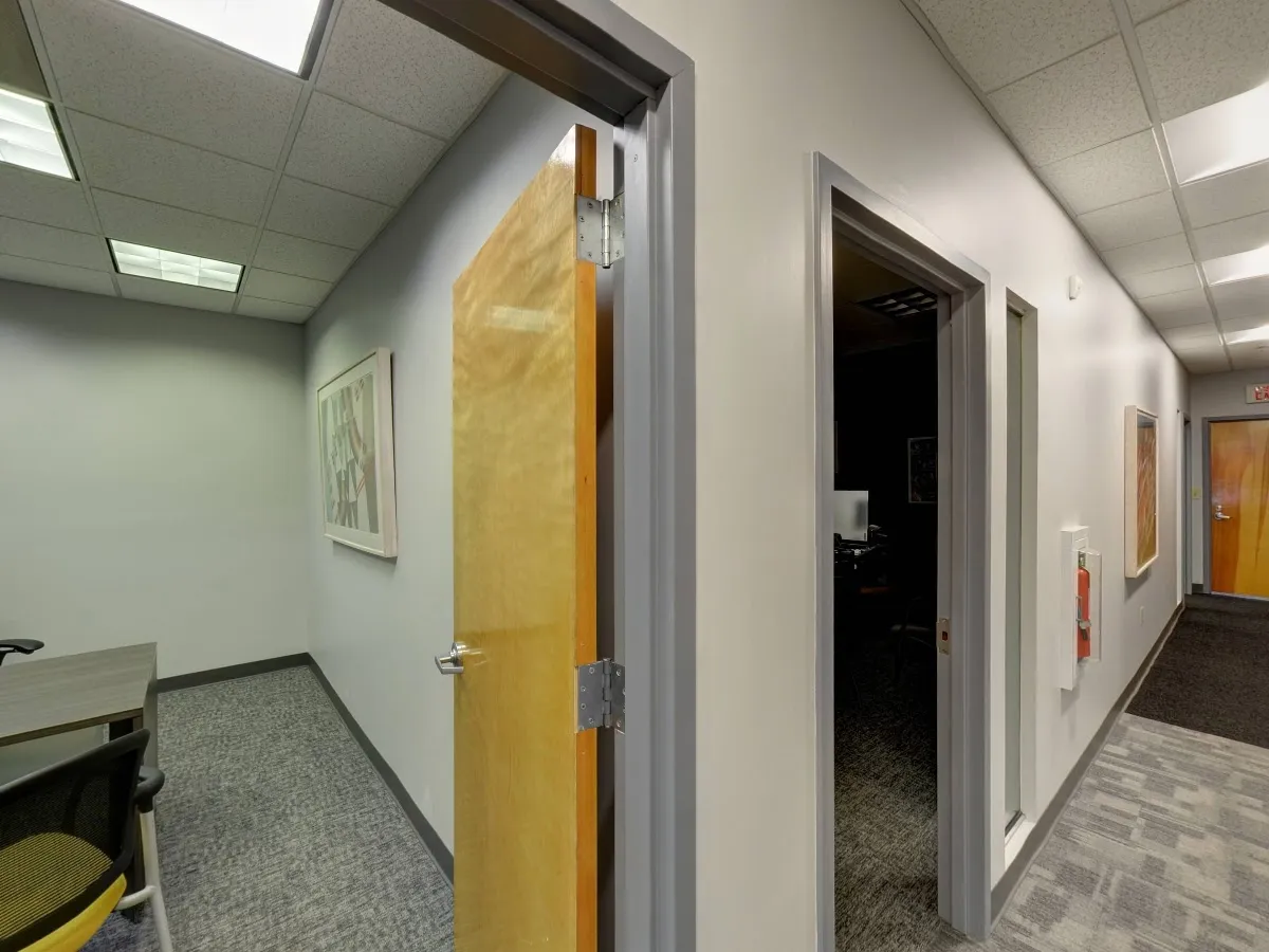 INNOVATIVE COMMERCIAL INTERIORS photo 2