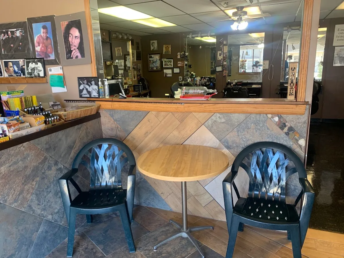 Island International Unisex