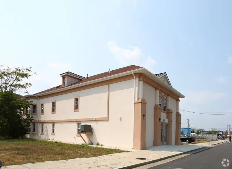 Island Medical Associates