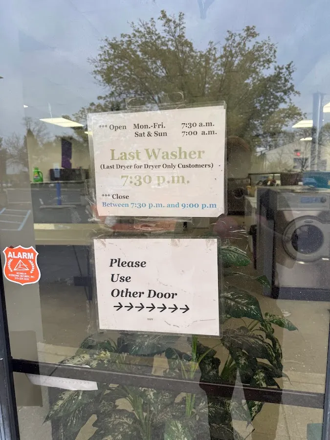 J Laundromat photo 5