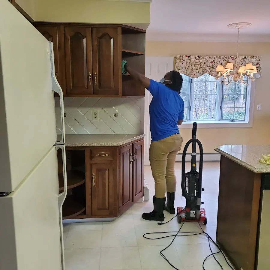 J & R Cleaning and Disinfectant Services photo 2